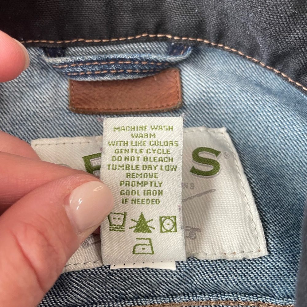 Orvis Women’s Heavy Denim Jean Trucker Jacket Distressed Front Button Size Large - Picture 4 of 9